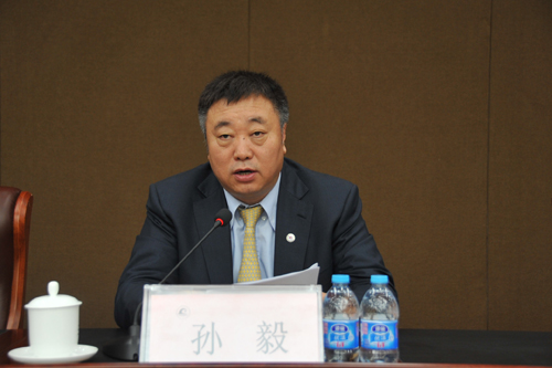 易成召开2012年科技质量工作会议