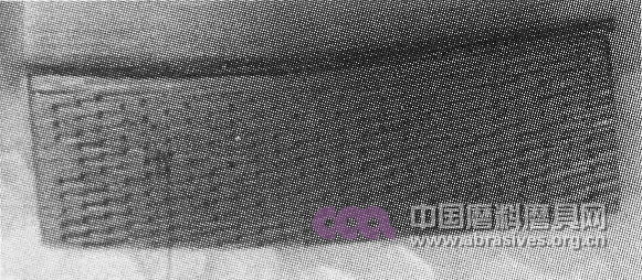 金刚石有序排列锯片制备及切割性能研究　