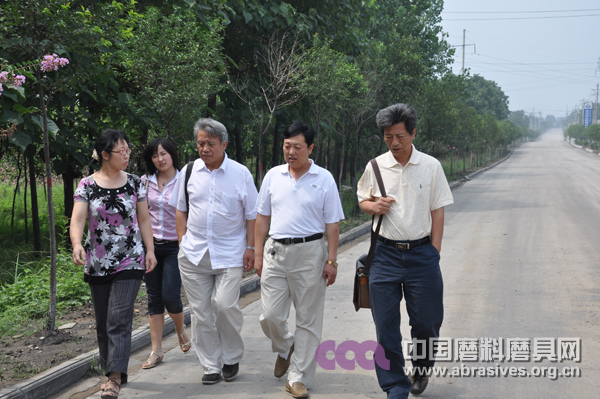 中国机床工具工业协会磨料磨具分会副秘书长周金龙、戴红军走访郑州烨达