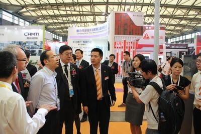 第17届上海国际机床机器人及智能工厂展览会昨日开幕