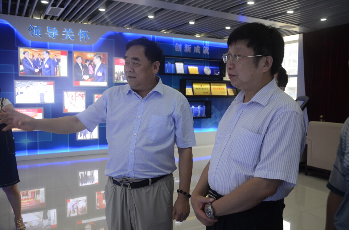 国家工信部领导调研圣泉石墨烯产业发展情况