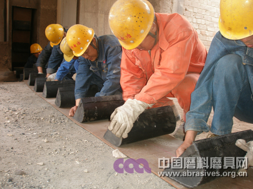 争分夺秒排隐患-记明珠电冶公司二分厂机电工段