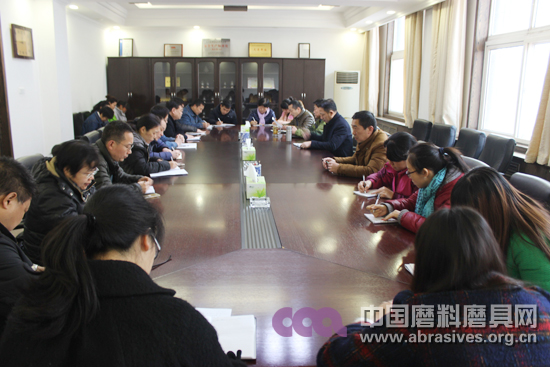 明珠电冶公司召开专业技术人员座谈会
