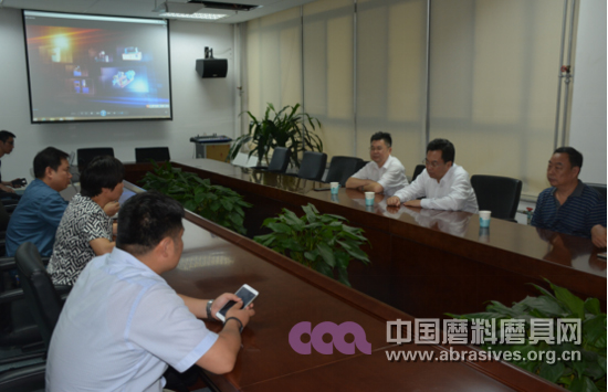 河南省科技厅副厅长马刚一行到三磨所进行调研