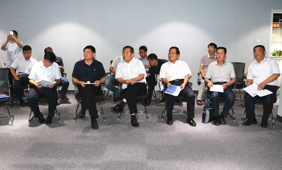 河南省政协副主席史济春一行到中机六院调研