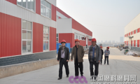 中国机床工具工业协会磨料磨具分会秘书长陈鹏、河南工业大学材料学院副院长栗正新一行到淄博调研鲁信高新和淄博金龙等企业