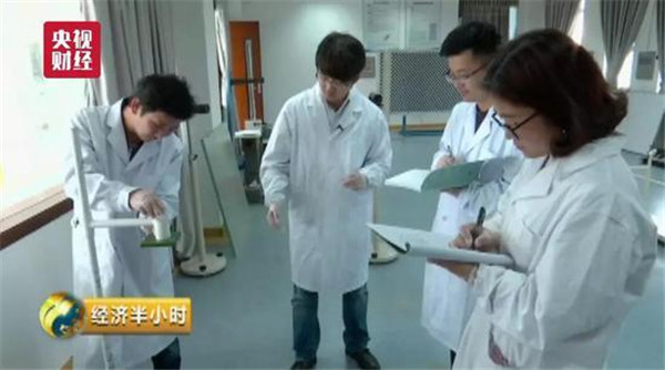 中国造出“超薄玻璃”：厚度堪比A4纸 轿车撞不碎
