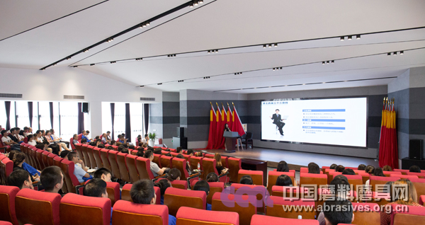 内强员工素质 外塑企业形象--华晶公司举办商务礼仪培训