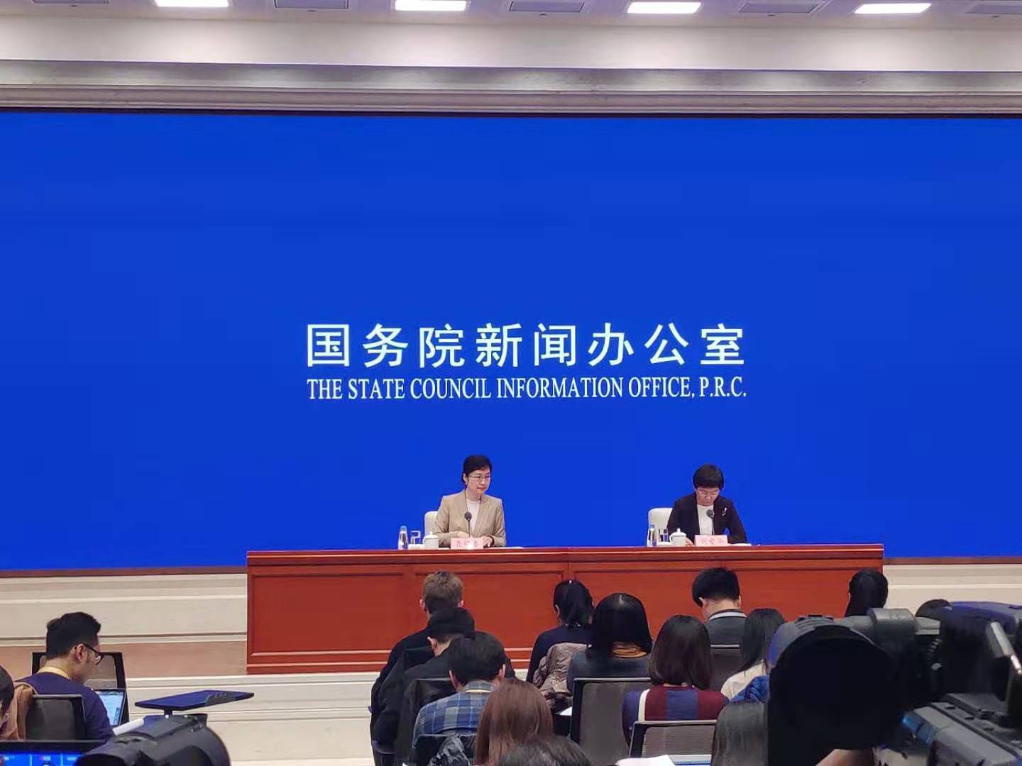 前10个月全国规模以上工业增加值增长5.6% 增速与1-9月持平 