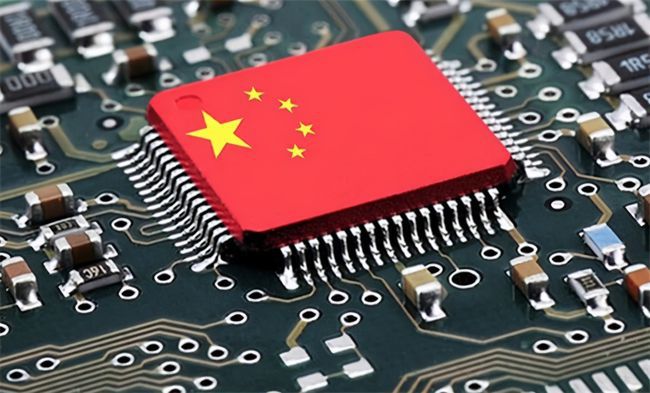 中方自研芯片亮相，业内人士：防西方卡脖子不能光烧钱，得靠自己