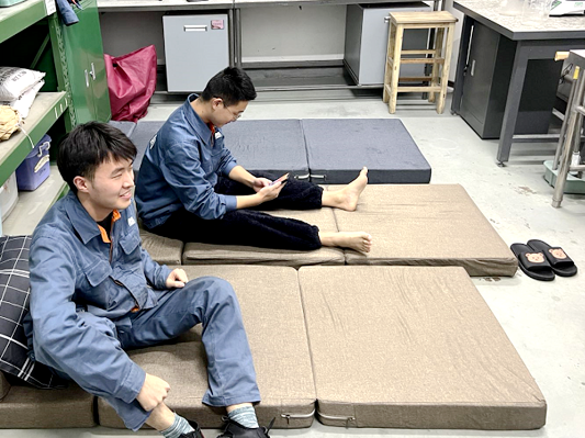 三磨所特材一部加工班组“疫”起担当、稳供保产的故事