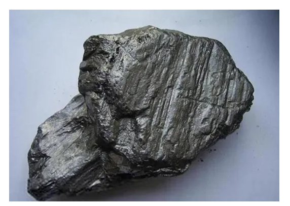 金刚石与石墨：两种同素异形体的奇妙世界